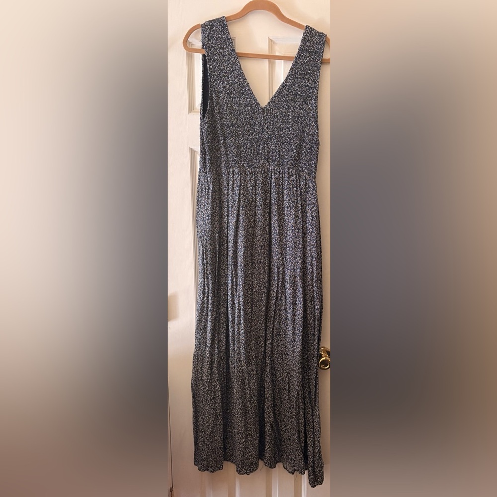 Elegant Navy and White Maxi Dress